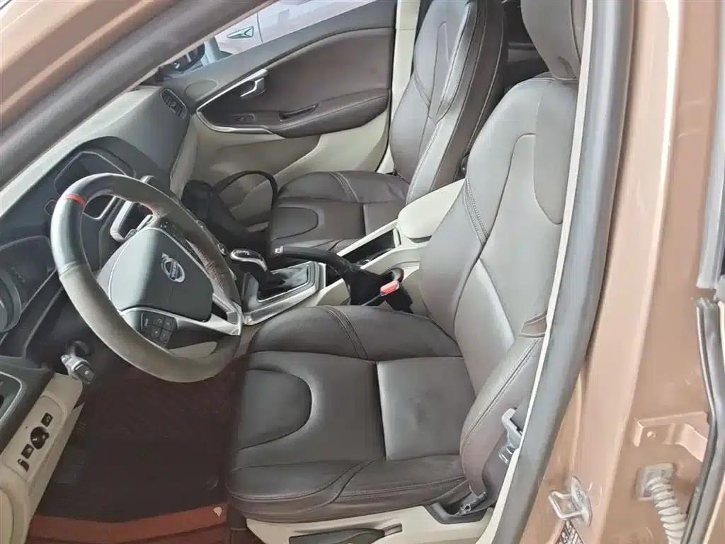 2015 Volvo V40 1.6T Smart Edition — миниатюра 15