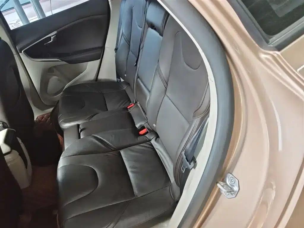 2015 Volvo V40 1.6T Smart Edition — миниатюра 17