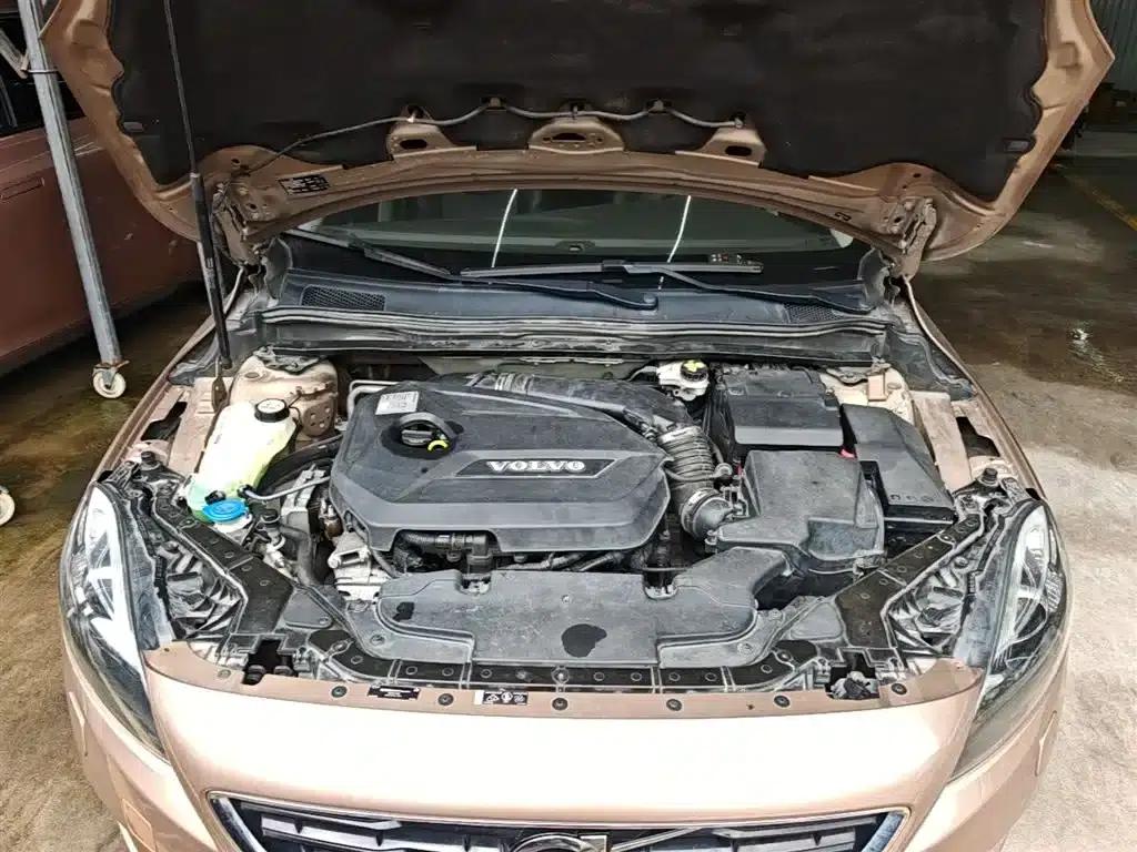 2015 Volvo V40 1.6T Smart Edition — миниатюра 20
