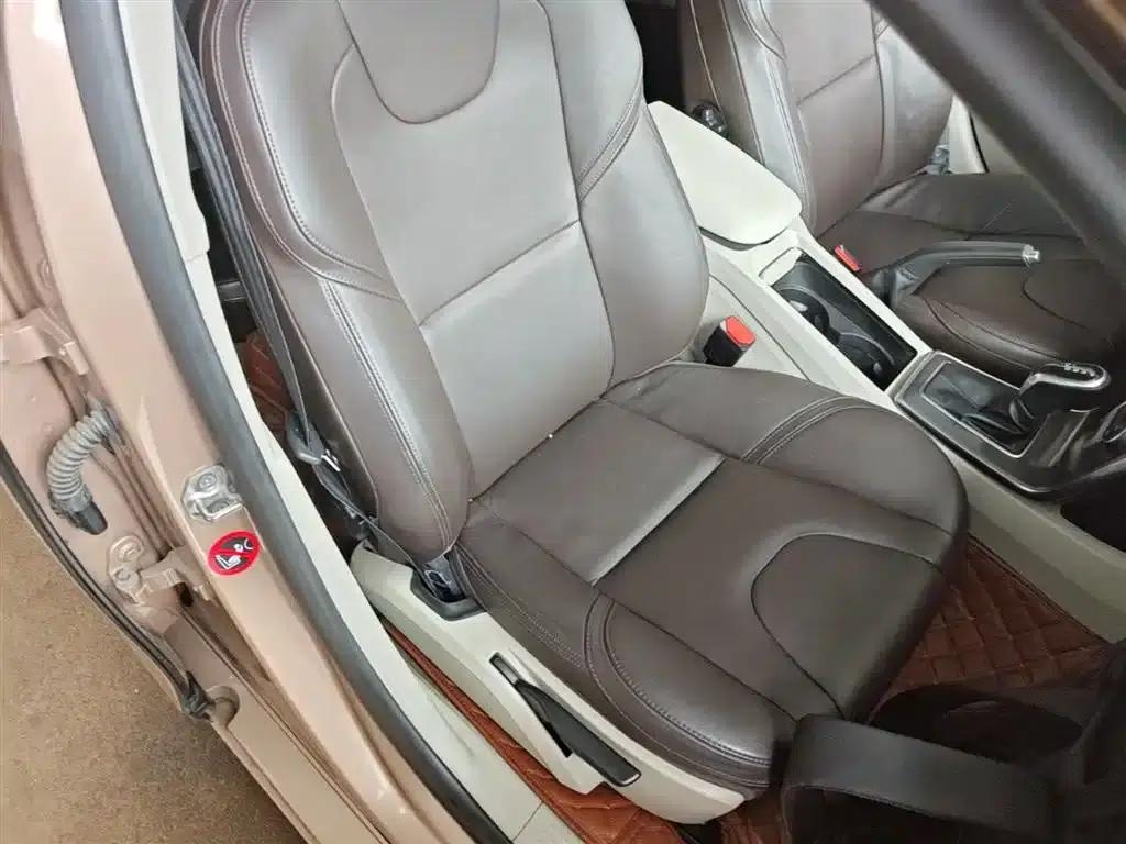 2015 Volvo V40 1.6T Smart Edition — миниатюра 25