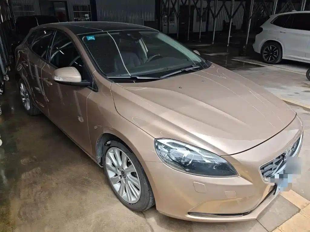 2015 Volvo V40 1.6T Smart Edition — миниатюра 4