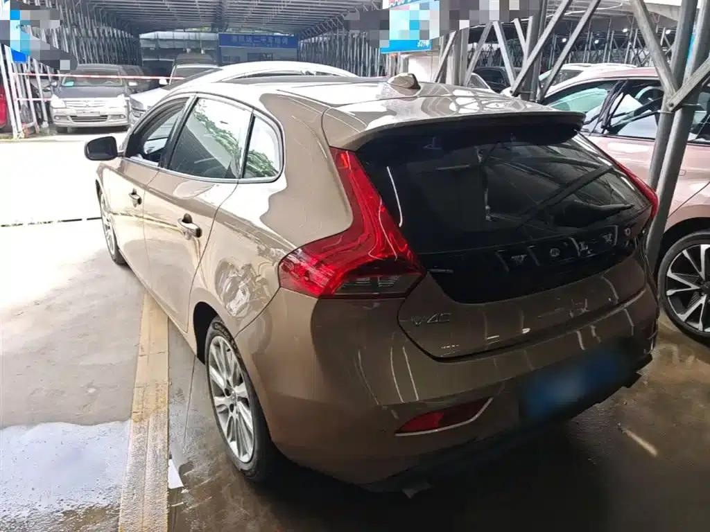 2015 Volvo V40 1.6T Smart Edition — миниатюра 5