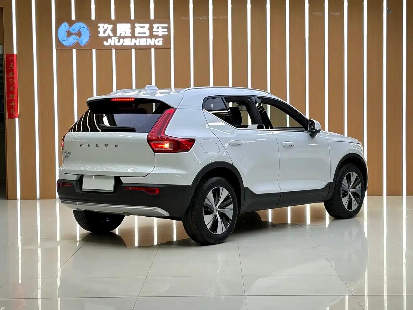 2023 Volvo XC40 B3 Smart Luxury Edition — миниатюра 19