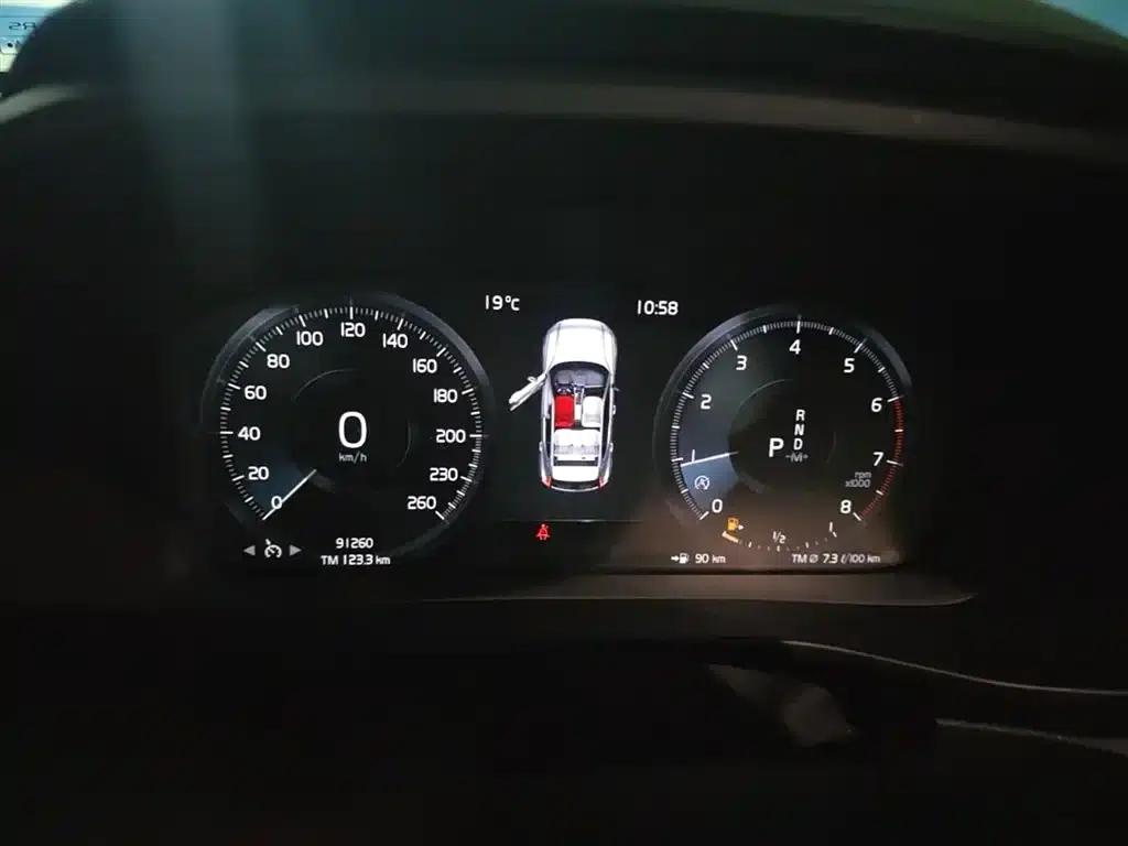 Volvo XC40 2020 T3 Smart Fashion Edition — миниатюра 18
