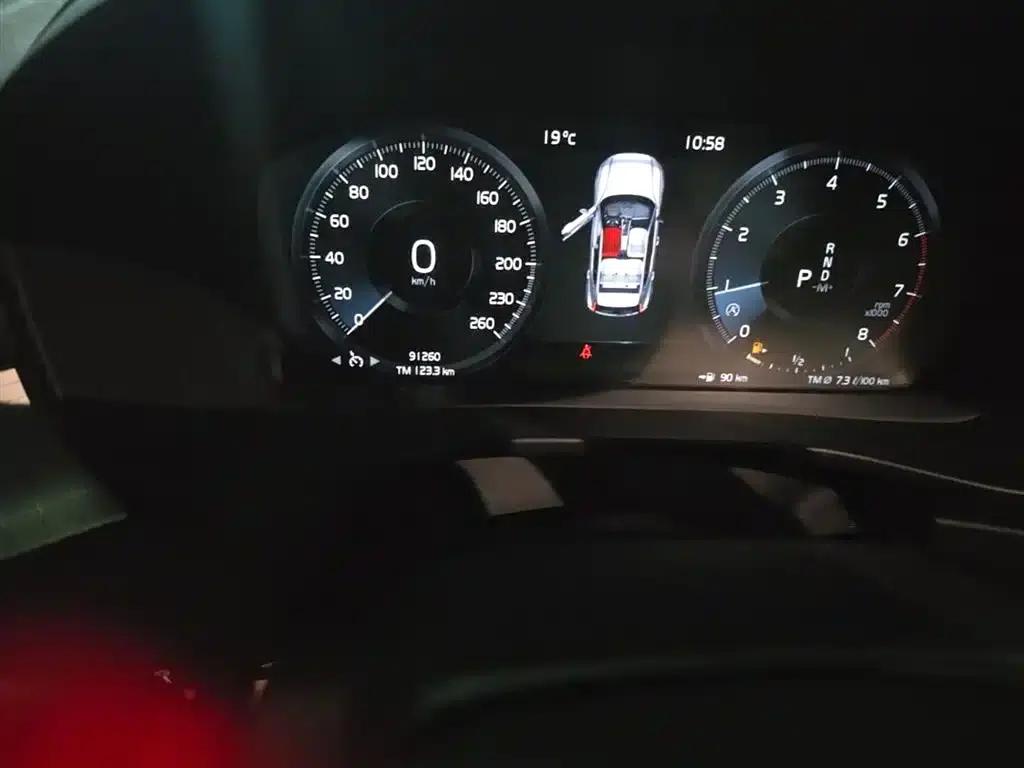 Volvo XC40 2020 T3 Smart Fashion Edition — миниатюра 19