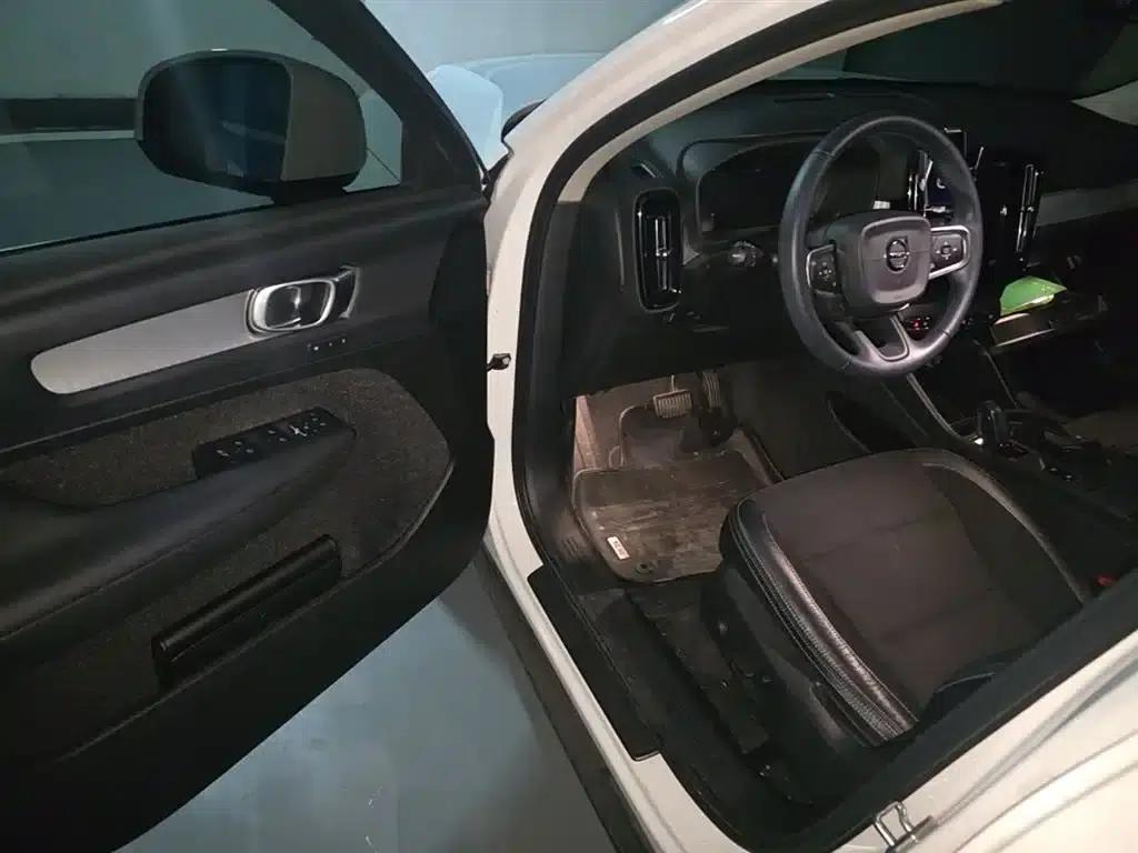 Volvo XC40 2020 T3 Smart Fashion Edition — миниатюра 23