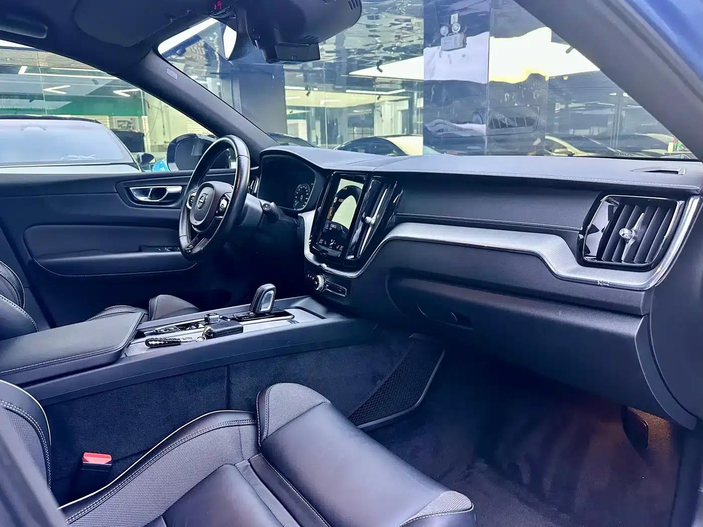 2021 Volvo XC60 Plug-in Hybrid T8 E-Drive Hybrid Smart Sport Edition — миниатюра 14