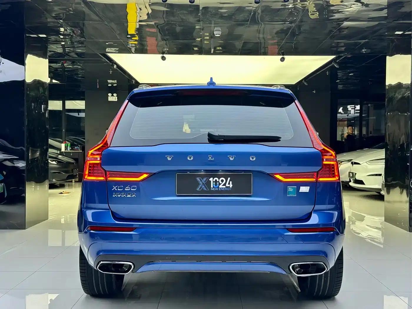 2021 Volvo XC60 Plug-in Hybrid T8 E-Drive Hybrid Smart Sport Edition — миниатюра 5