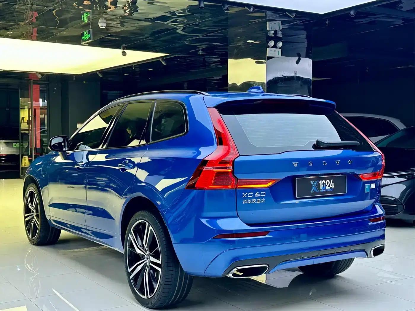 2021 Volvo XC60 Plug-in Hybrid T8 E-Drive Hybrid Smart Sport Edition — миниатюра 6