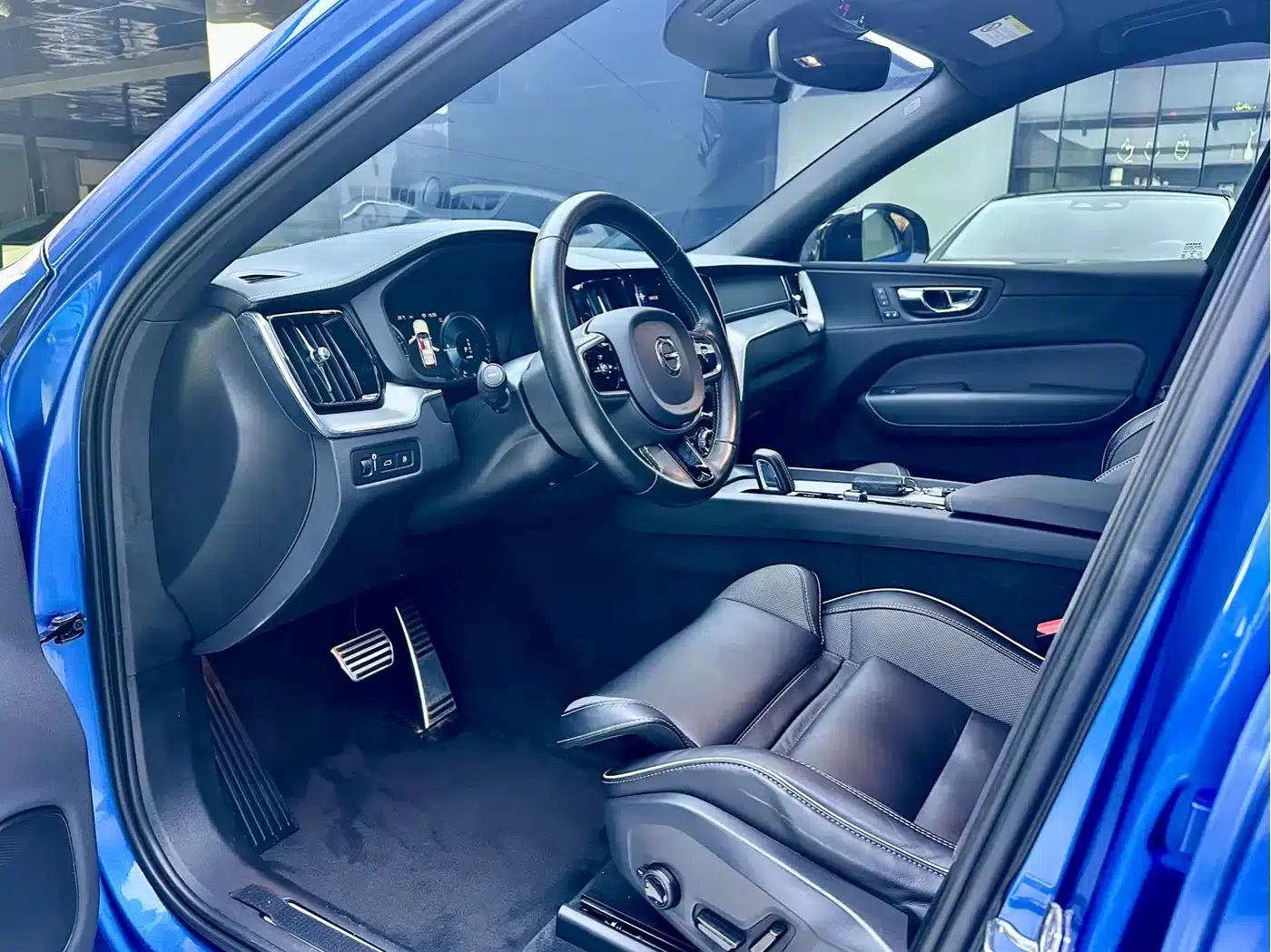 2021 Volvo XC60 Plug-in Hybrid T8 E-Drive Hybrid Smart Sport Edition — миниатюра 7