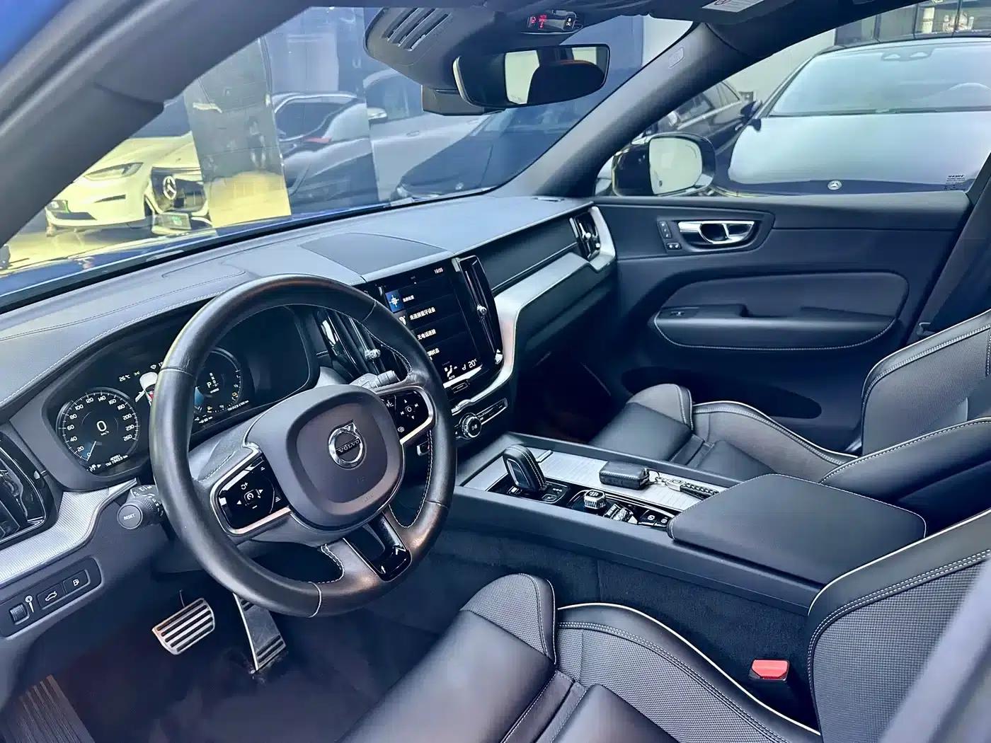 2021 Volvo XC60 Plug-in Hybrid T8 E-Drive Hybrid Smart Sport Edition — миниатюра 8