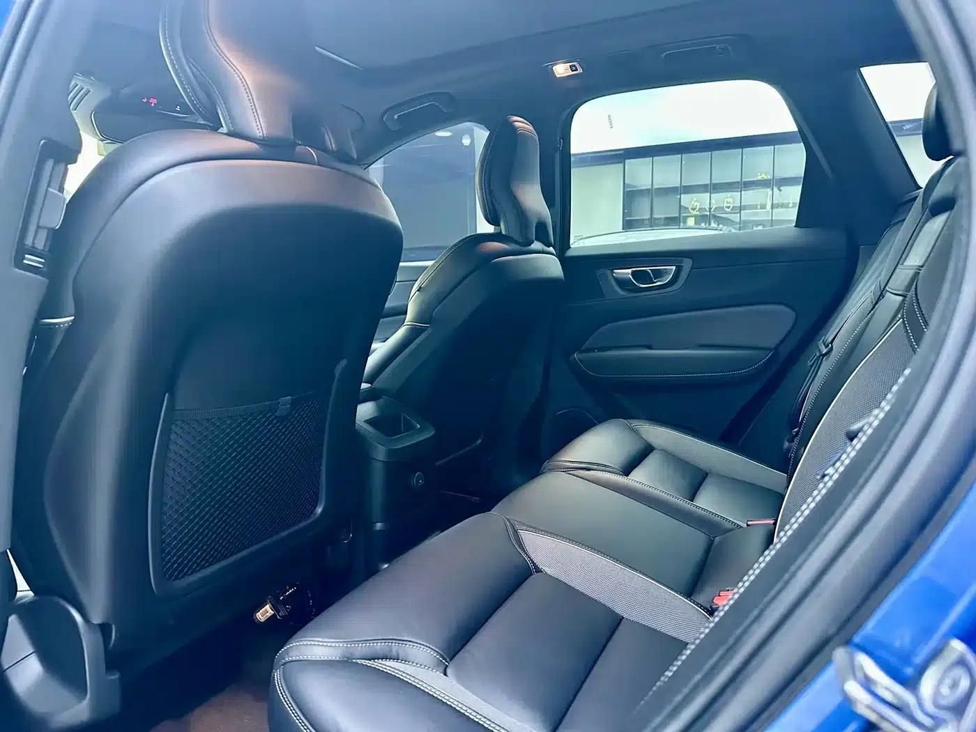 2021 Volvo XC60 Plug-in Hybrid T8 E-Drive Hybrid Smart Sport Edition — миниатюра 9