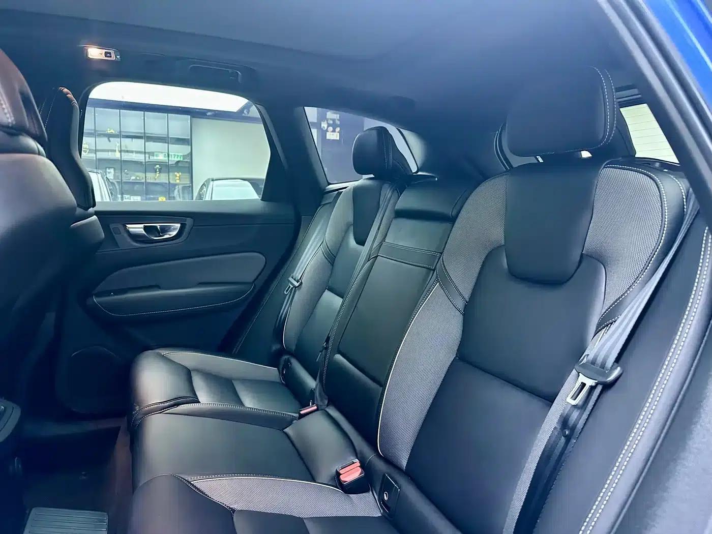 2021 Volvo XC60 Plug-in Hybrid T8 E-Drive Hybrid Smart Sport Edition — миниатюра 10