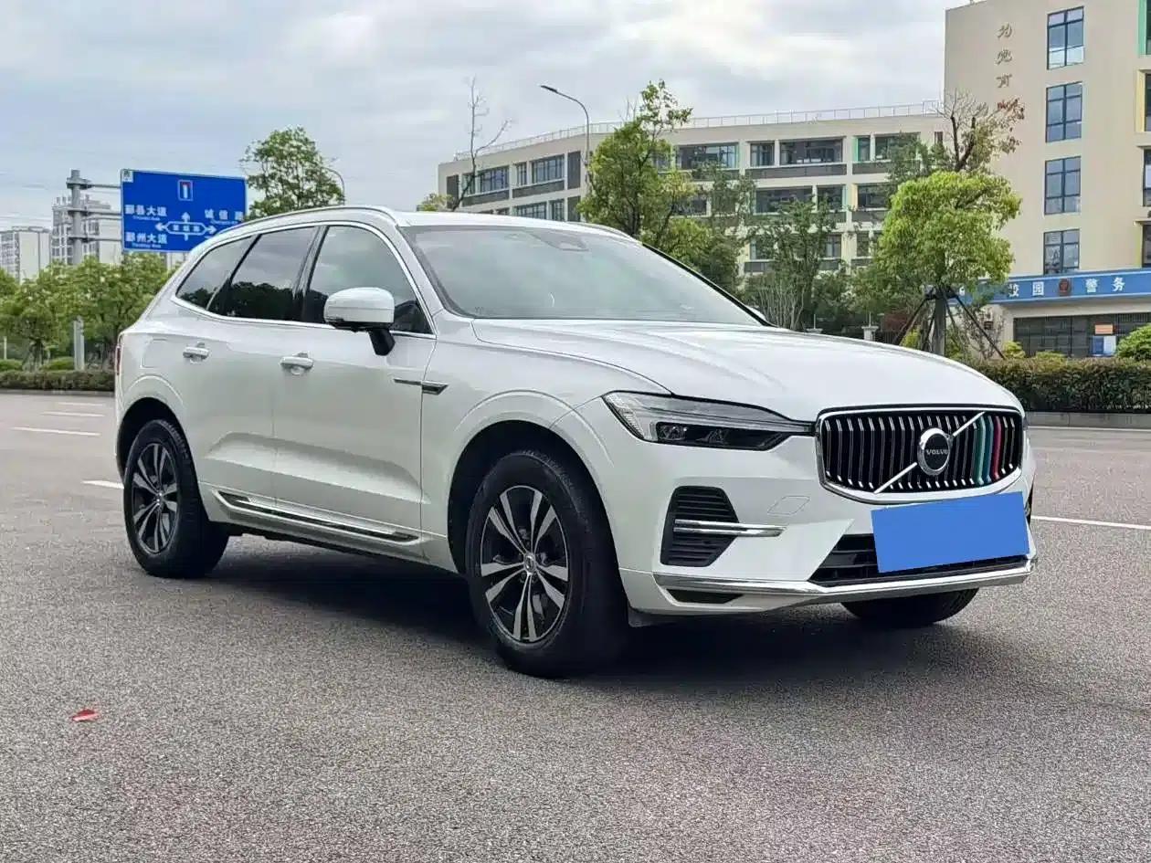 2019 Volvo XC60 Plug-in Hybrid T8 E-Drive Hybrid Premium Luxury Edition (China VI Emission Standard) — миниатюра 3