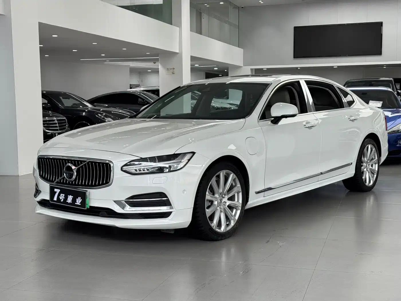 2019 Volvo S90 Plug-in Hybrid T8 E-Drive Hybrid Luxury Edition 3-seater (China V emission standard) — миниатюра 1