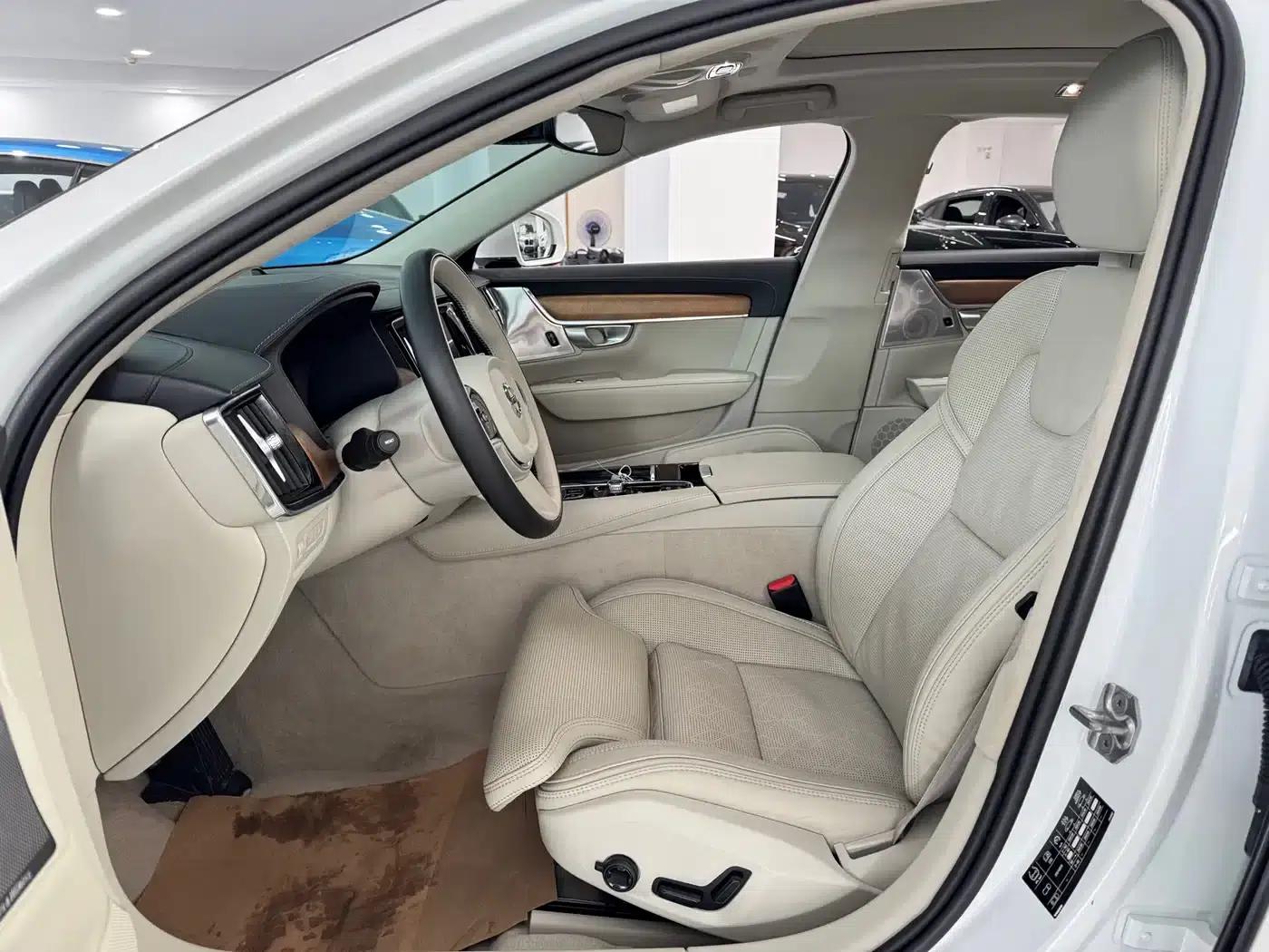 2019 Volvo S90 Plug-in Hybrid T8 E-Drive Hybrid Luxury Edition 3-seater (China V emission standard) — миниатюра 3