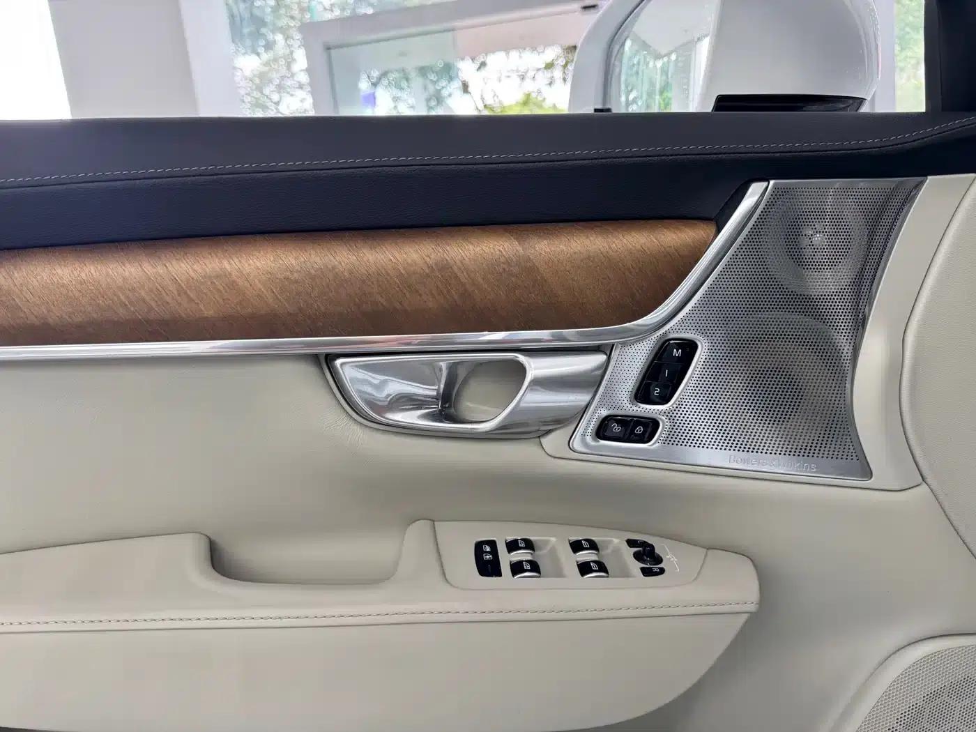 2019 Volvo S90 Plug-in Hybrid T8 E-Drive Hybrid Luxury Edition 3-seater (China V emission standard) — миниатюра 4