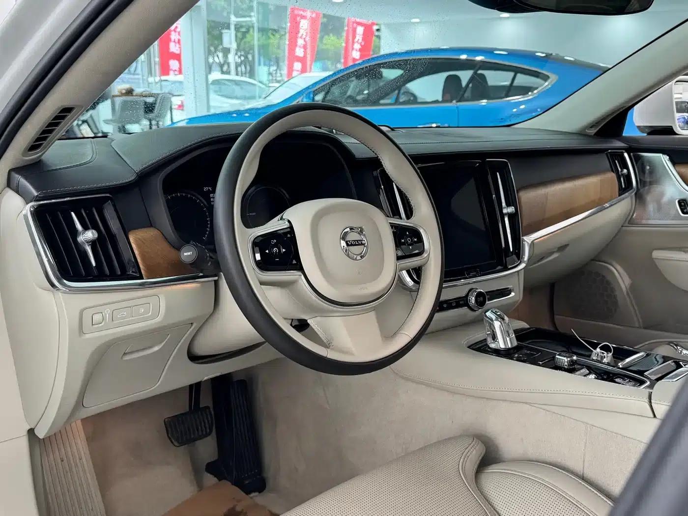 2019 Volvo S90 Plug-in Hybrid T8 E-Drive Hybrid Luxury Edition 3-seater (China V emission standard) — миниатюра 5