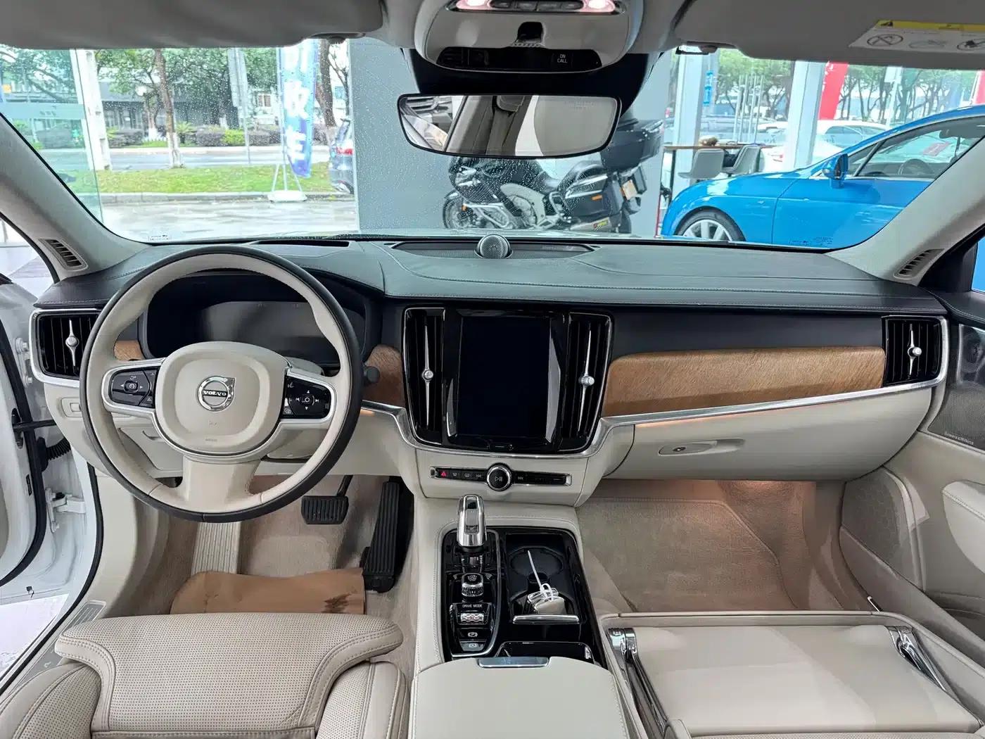 2019 Volvo S90 Plug-in Hybrid T8 E-Drive Hybrid Luxury Edition 3-seater (China V emission standard) — миниатюра 7