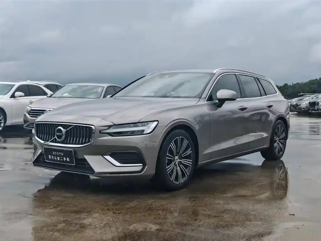2021 Volvo V60 B5 Inscription Luxury Edition — миниатюра 1