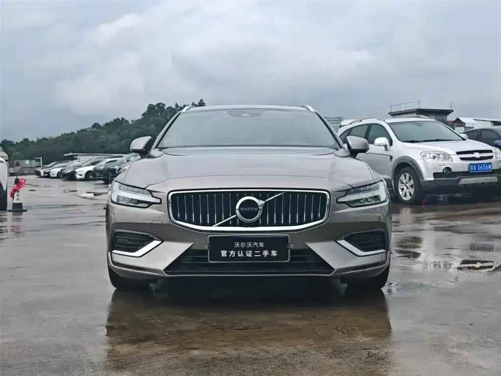 2021 Volvo V60 B5 Inscription Luxury Edition — миниатюра 2