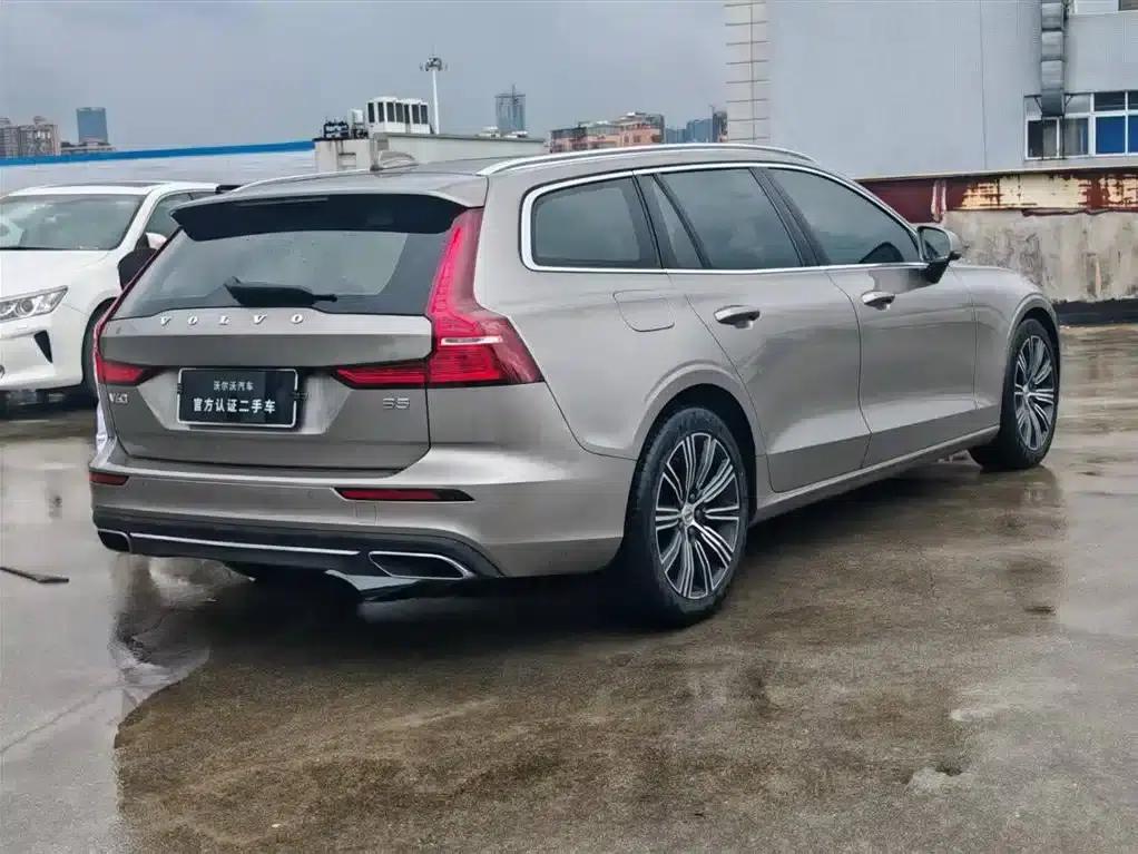 2021 Volvo V60 B5 Inscription Luxury Edition — миниатюра 12