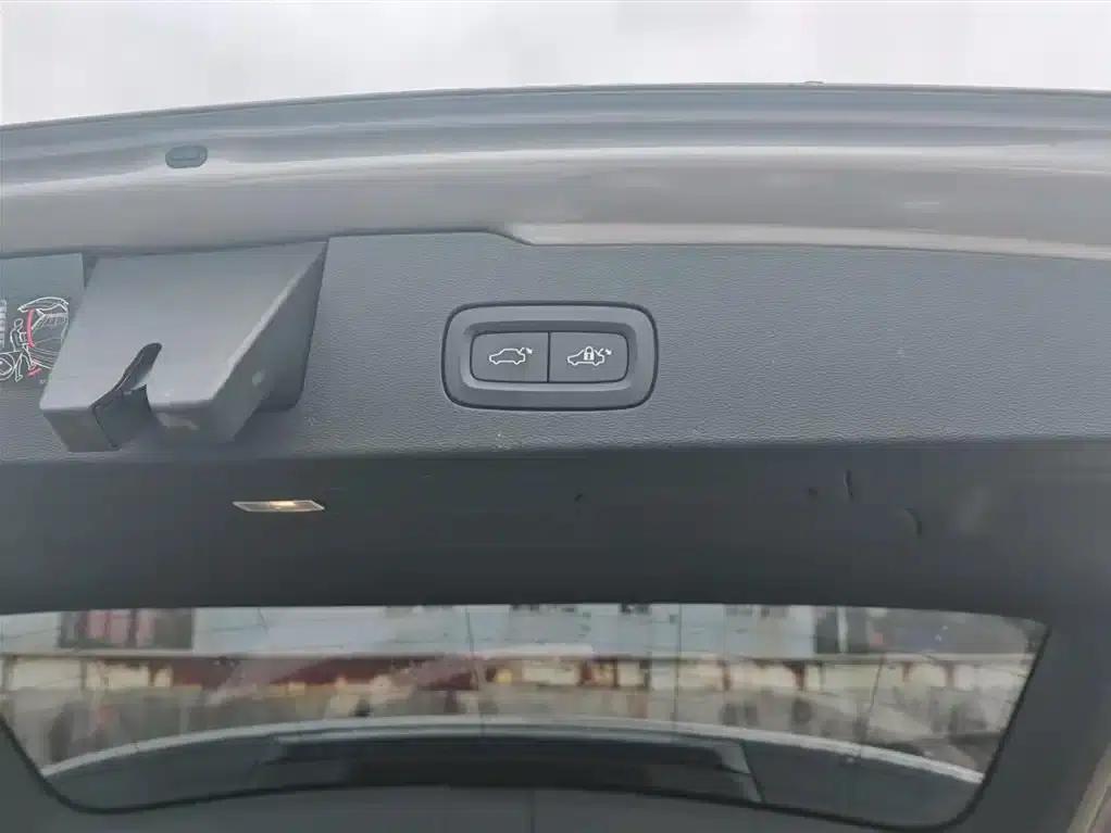 2021 Volvo V60 B5 Inscription Luxury Edition — миниатюра 17