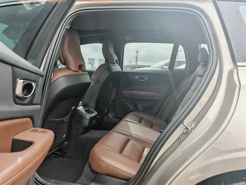 2021 Volvo V60 B5 Inscription Luxury Edition — миниатюра 7