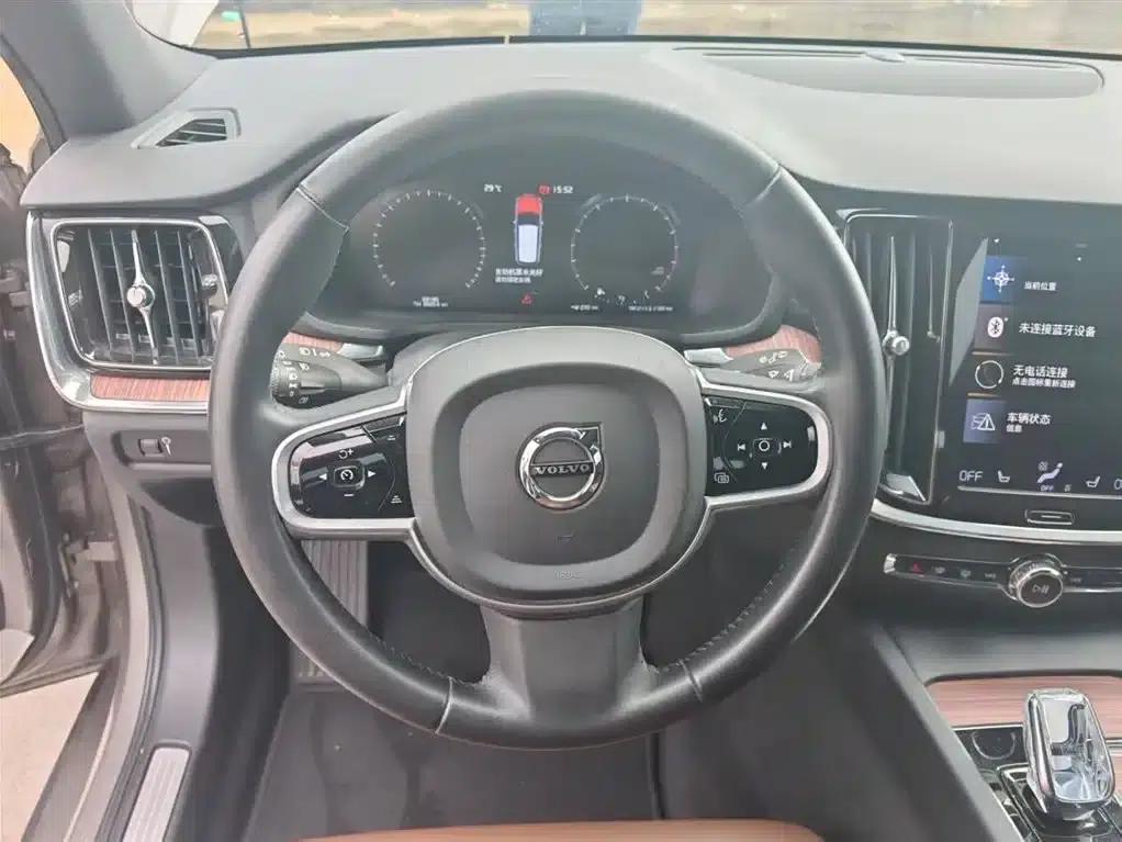 2021 Volvo V60 B5 Inscription Luxury Edition — миниатюра 10