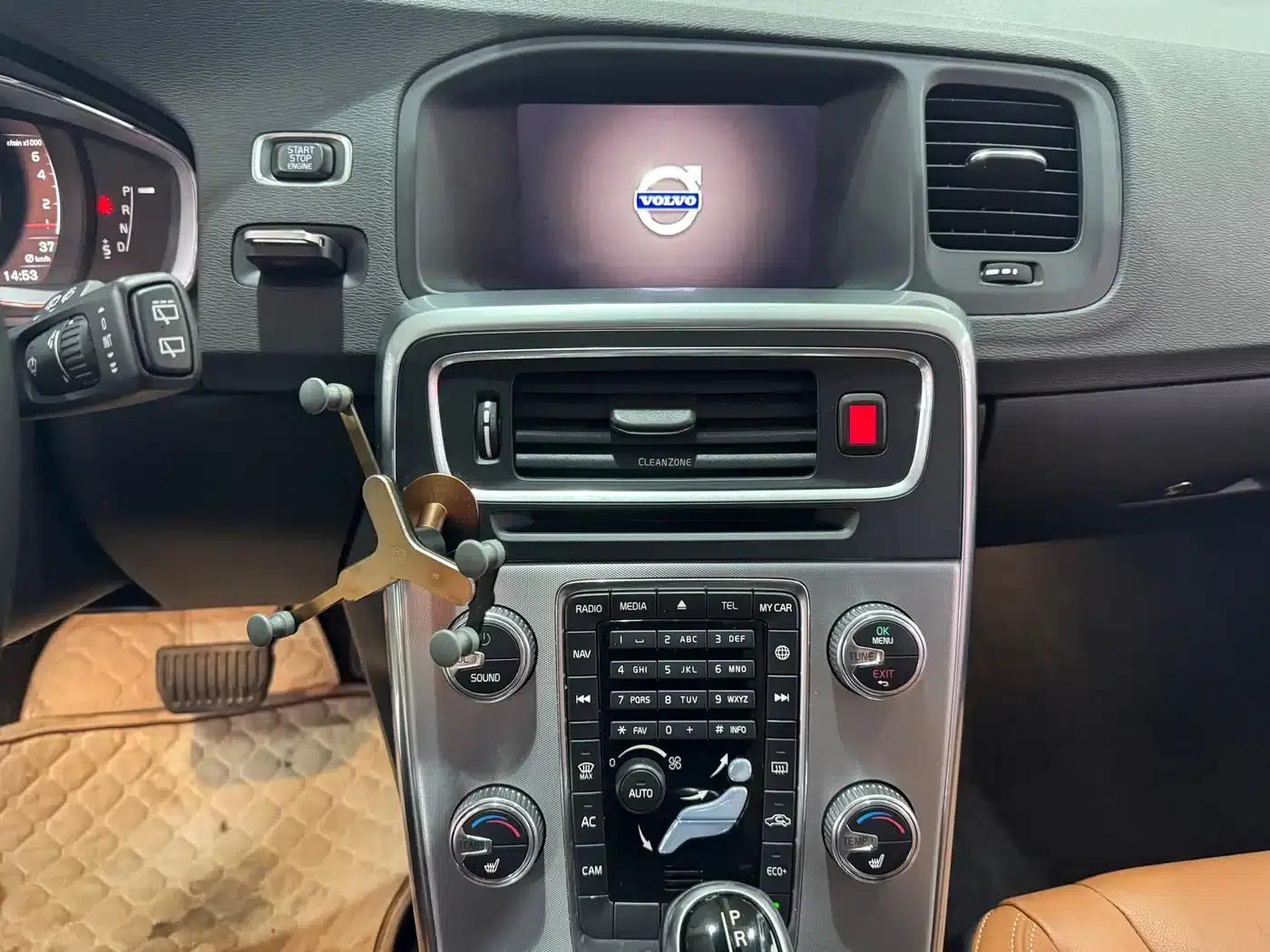 2017 Volvo V60 T5 Smart Edition (China V Emission Standard) — миниатюра 14