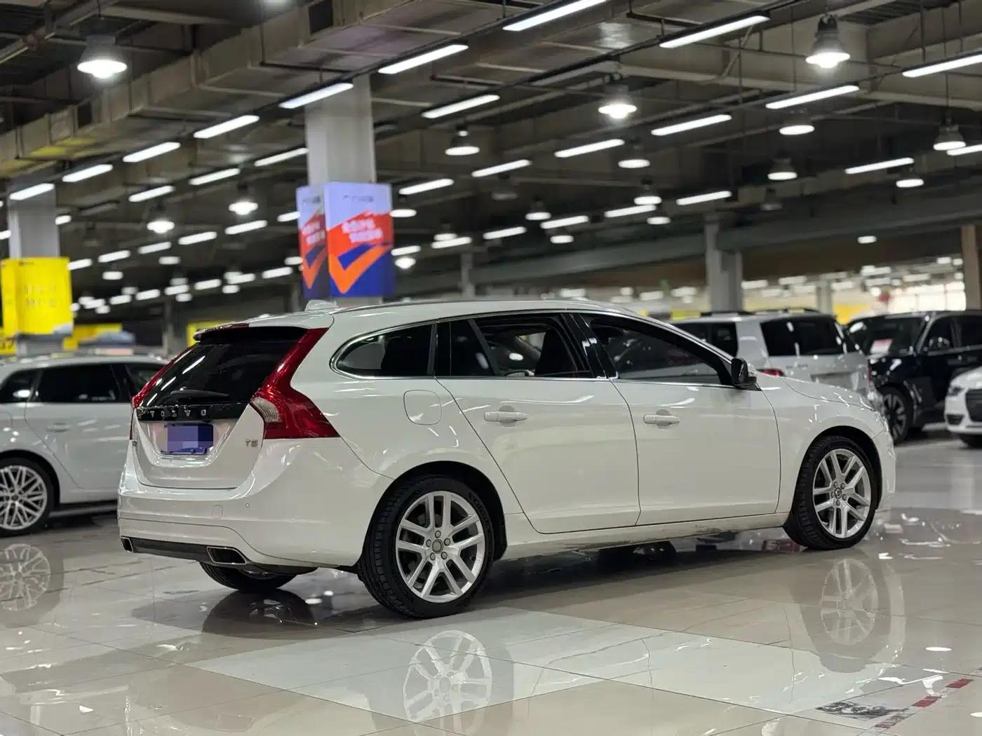 2017 Volvo V60 T5 Smart Edition (China V Emission Standard) — миниатюра 5