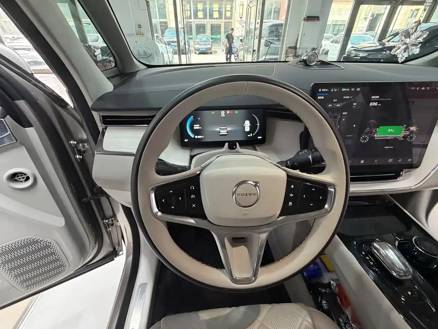 Volvo EM90 2025 Ultra 6-seater — миниатюра 14