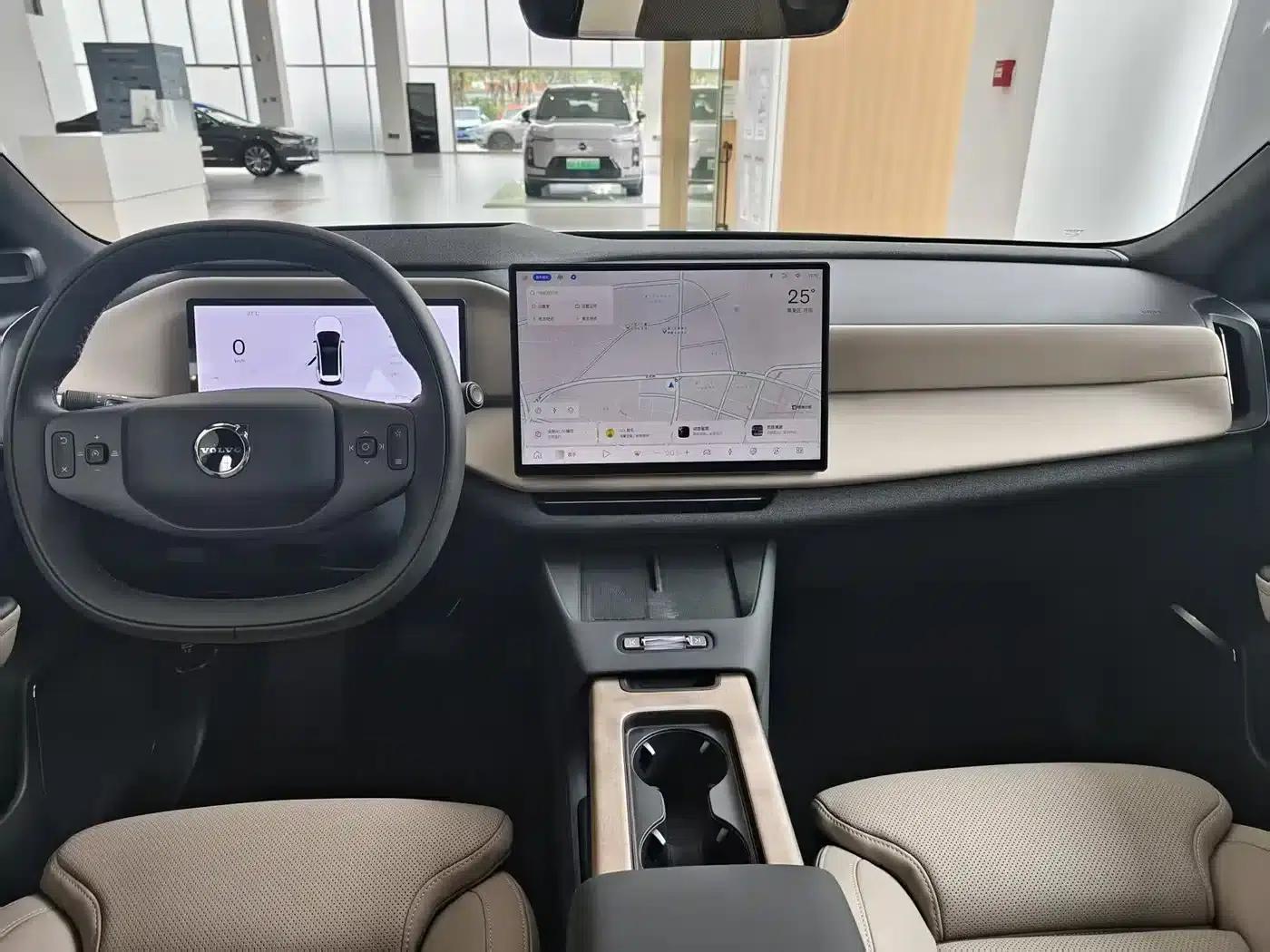 2026 Volvo XC70 Plug-in Hybrid, All-Wheel Drive, Ultra Range — миниатюра 9