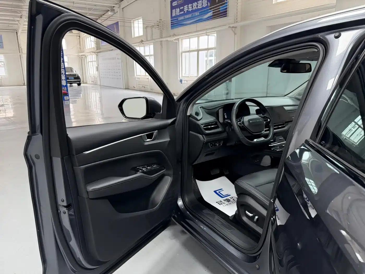 Wuling Capgemini 2022 280T 1.5T CVT Flagship Edition — миниатюра 11