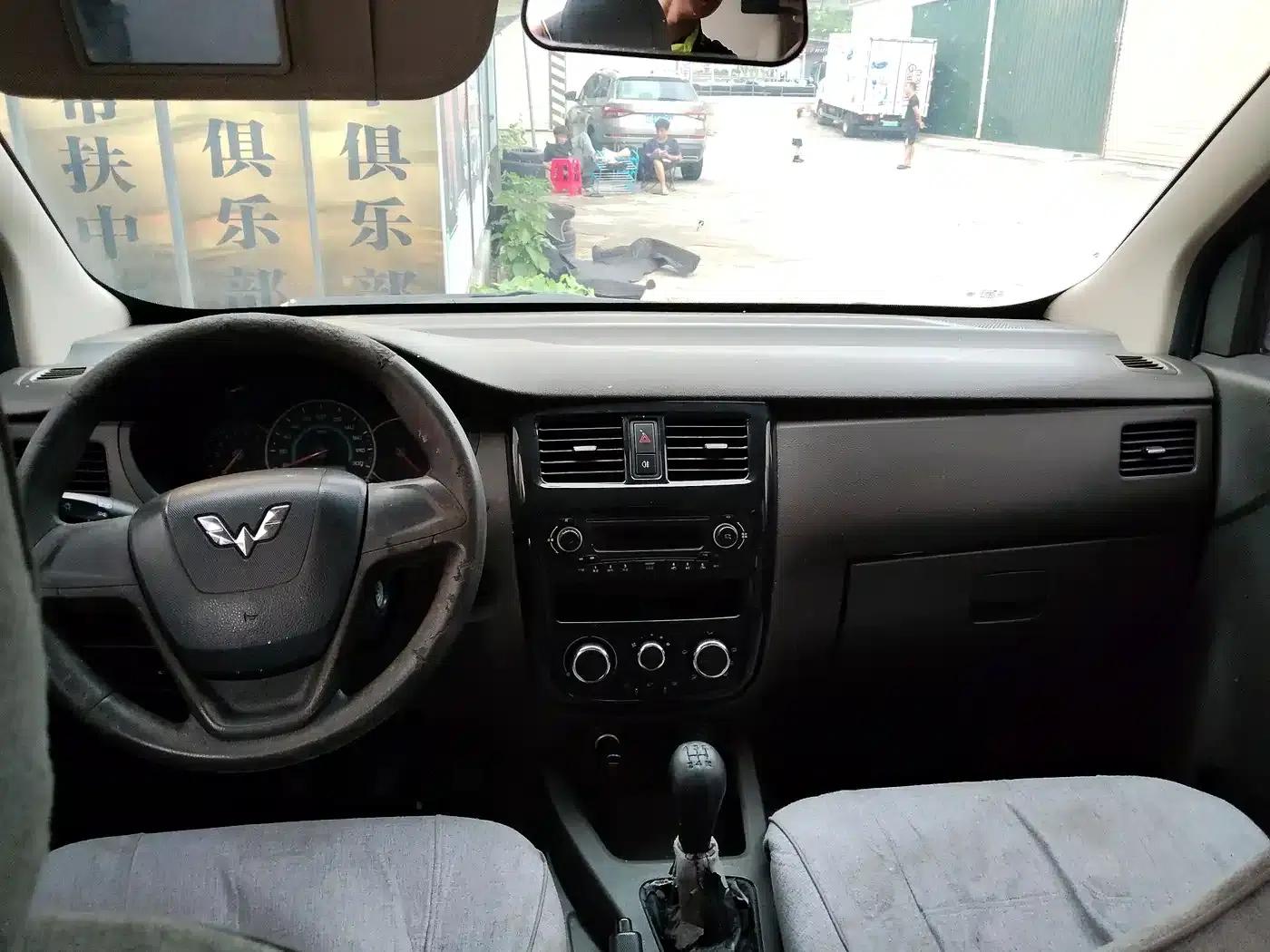 Wuling Rongguang V 2016 1.2L Standard Edition — миниатюра 6