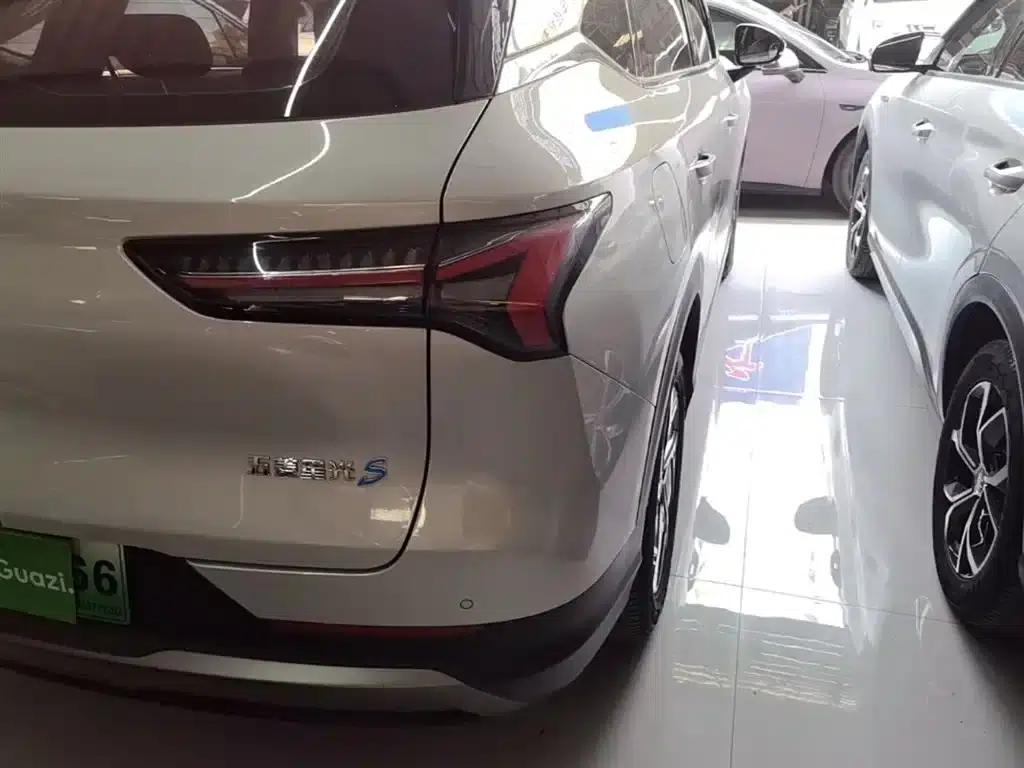 Wuling Xingguang S 2024 Model 130km Navigator Edition — миниатюра 8