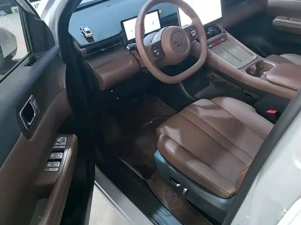 Wuling Xingguang S 2024 Model 130km Navigator Edition — миниатюра 16
