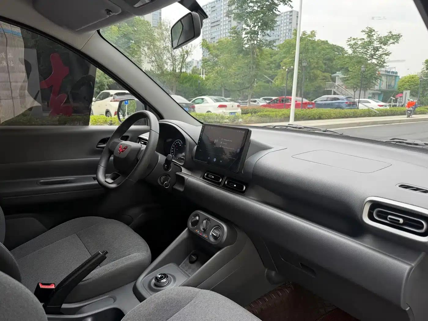 Wuling Hongguang New Energy 2024 Pure Electric Version 300KM Standard Edition — миниатюра 12