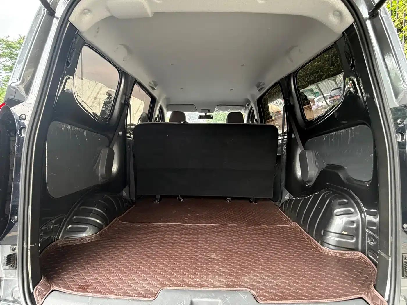 Wuling Hongguang New Energy 2024 Pure Electric Version 300KM Standard Edition — миниатюра 8