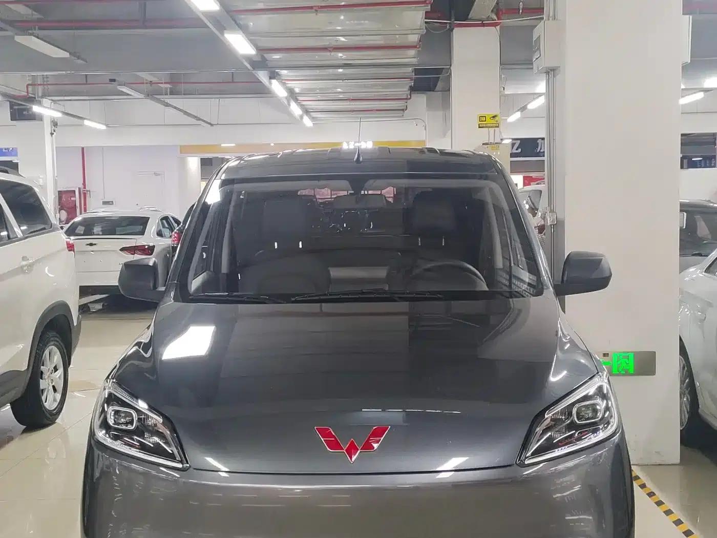 Wuling Hongguang New Energy 2024 Pure Electric Version 300KM Standard Edition — миниатюра 1