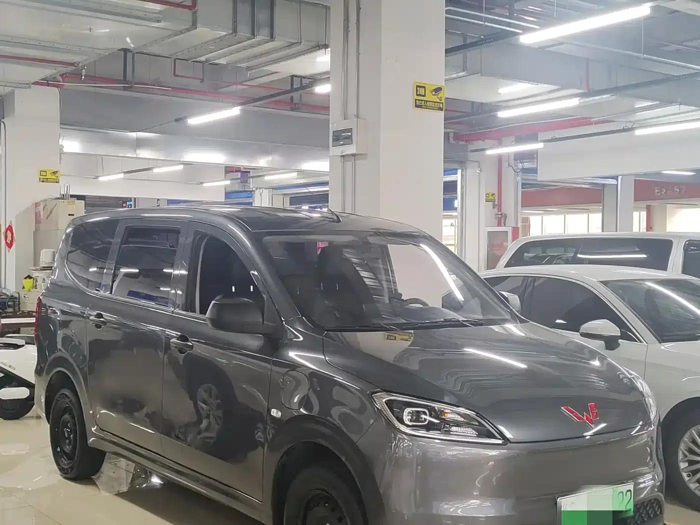 Wuling Hongguang New Energy 2024 Pure Electric Version 300KM Standard Edition — миниатюра 2