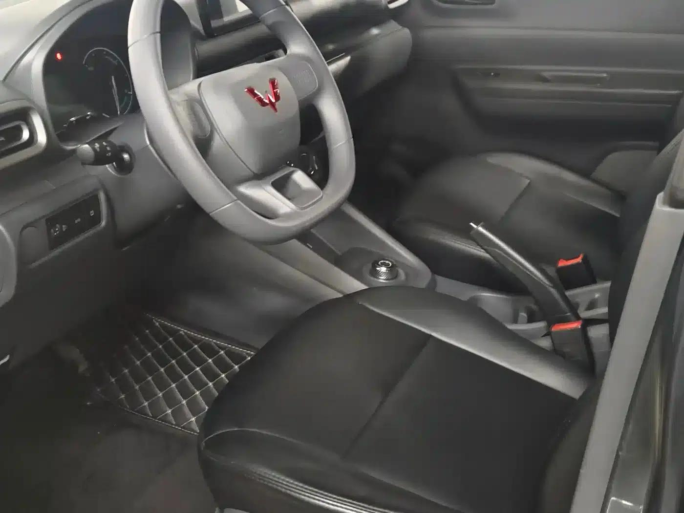 Wuling Hongguang New Energy 2024 Pure Electric Version 300KM Standard Edition — миниатюра 4