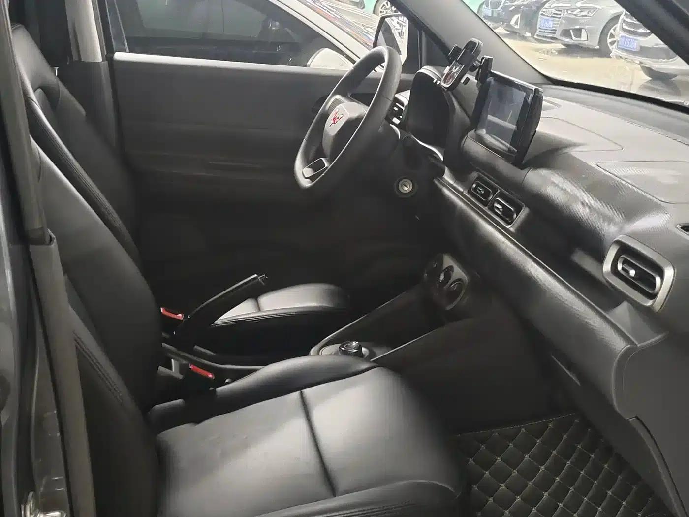 Wuling Hongguang New Energy 2024 Pure Electric Version 300KM Standard Edition — миниатюра 5