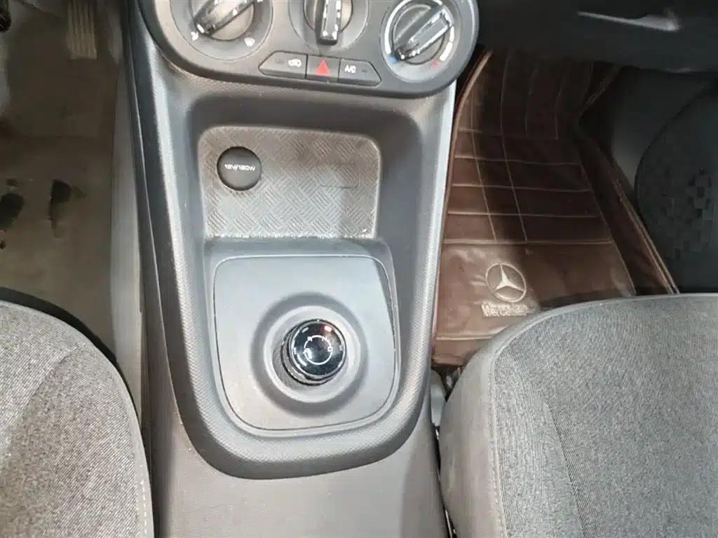 Wuling Hongguang New Energy 2024 Pure Electric Version 300KM Practical Model — миниатюра 14