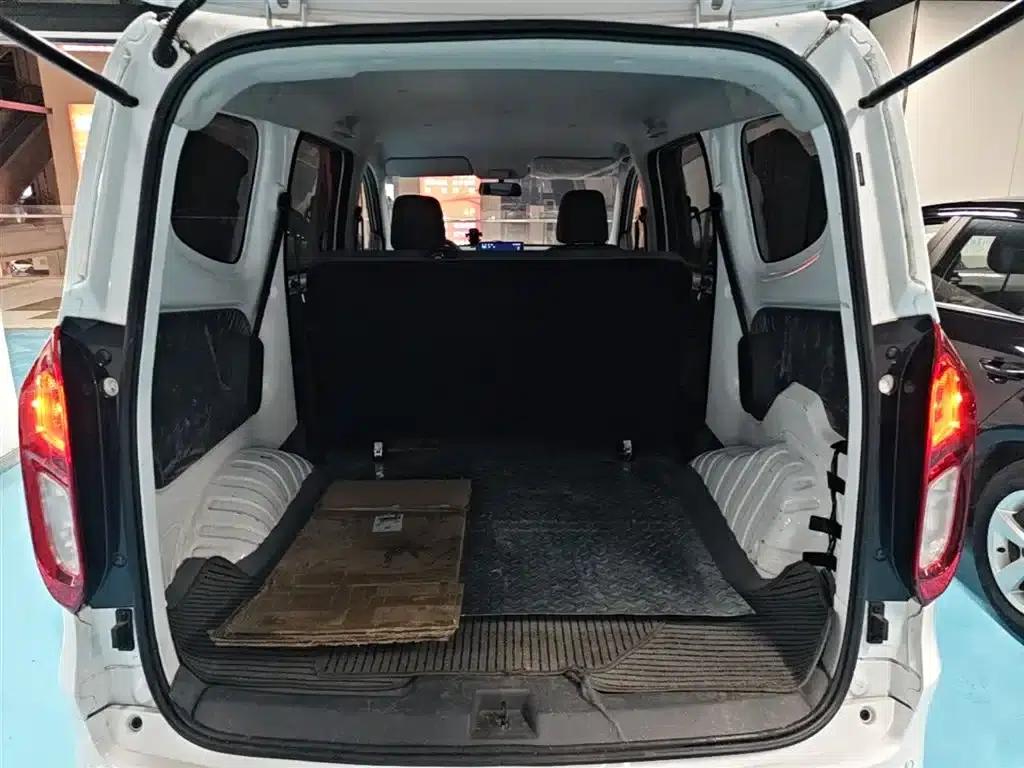 Wuling Hongguang New Energy 2024 Pure Electric Version 300KM Practical Model — миниатюра 19