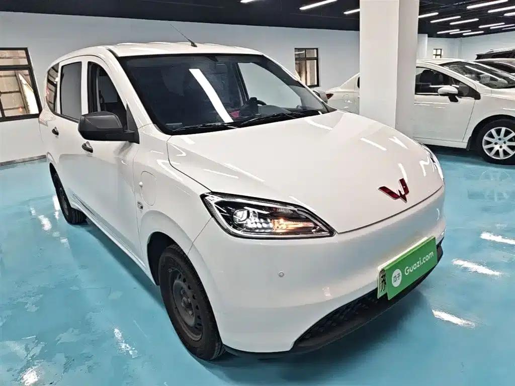 Wuling Hongguang New Energy 2024 Pure Electric Version 300KM Practical Model — миниатюра 4