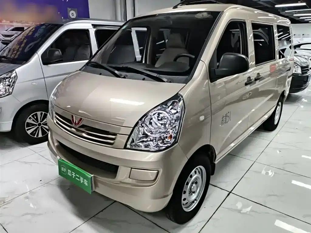 Wuling Rongguang S 2023 1.5L Basic Model 5/7 Seats — миниатюра 1