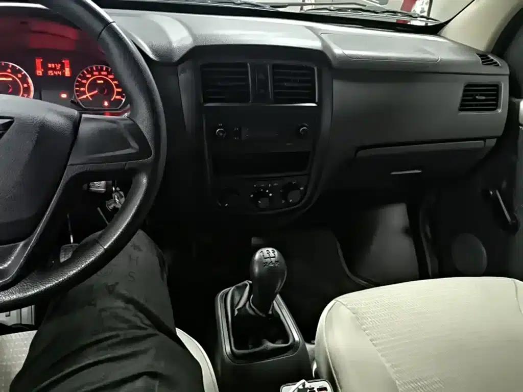 Wuling Rongguang S 2023 1.5L Basic Model 5/7 Seats — миниатюра 13