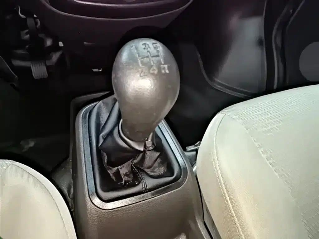 Wuling Rongguang S 2023 1.5L Basic Model 5/7 Seats — миниатюра 14