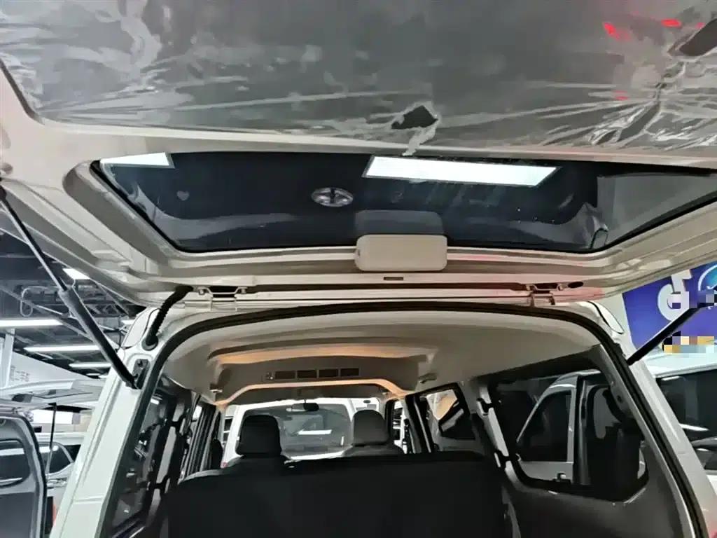 Wuling Rongguang S 2023 1.5L Basic Model 5/7 Seats — миниатюра 19